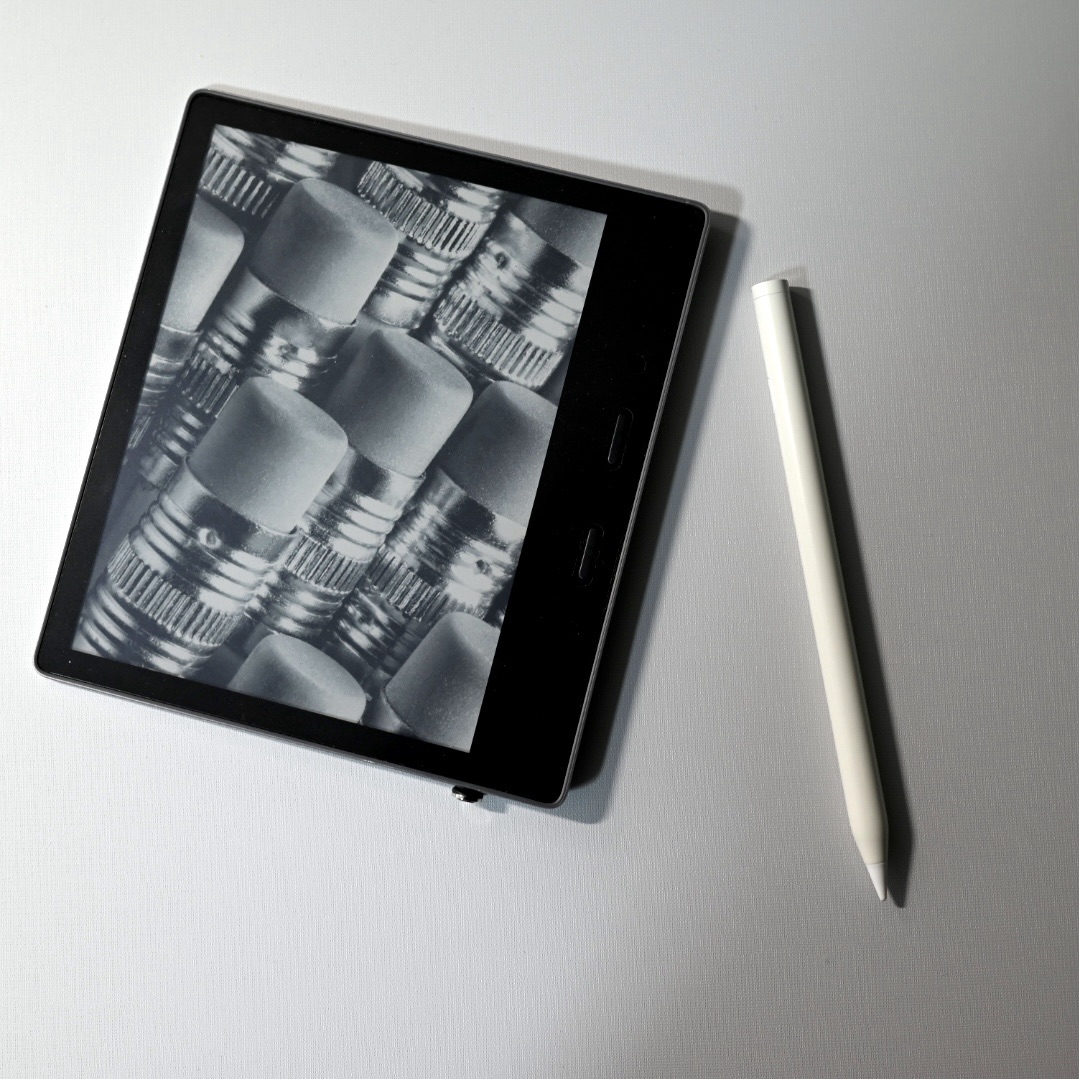 Kindle Oasis 色調調節ライト搭載 wifi+4G 32GB 広告なし Kindle